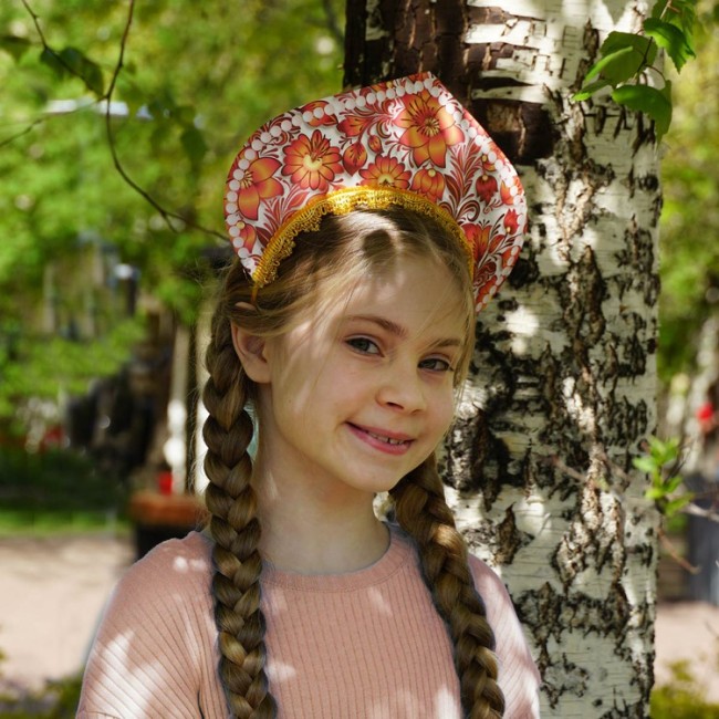 Кокошник-Ободок Цветы красные, 1 шт.